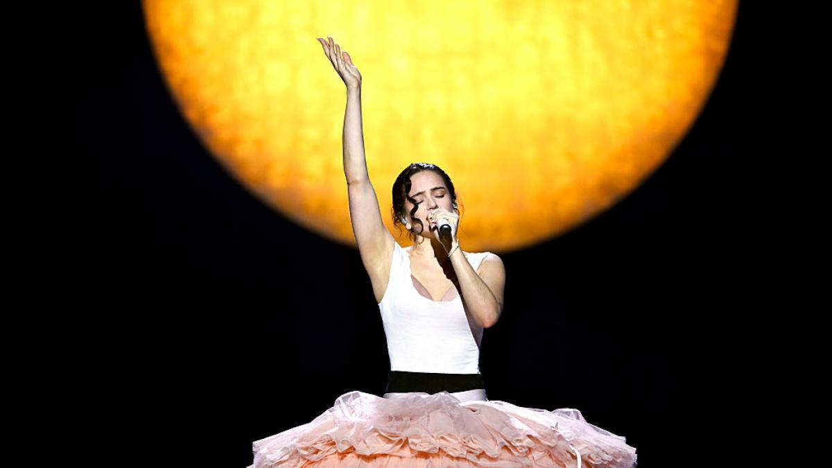 Rosalía para su concierto en seco, revela lo que le pasa en pleno escenario y deja en el aire su actuación en Madrid