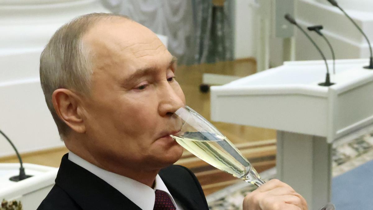 Un diplomático de la UE alerta: "El acceso de la ultraderecha a los documentos secretos europeos ha abierto un agujero del tamaño de Putin en todas nuestras medidas de seguridad"