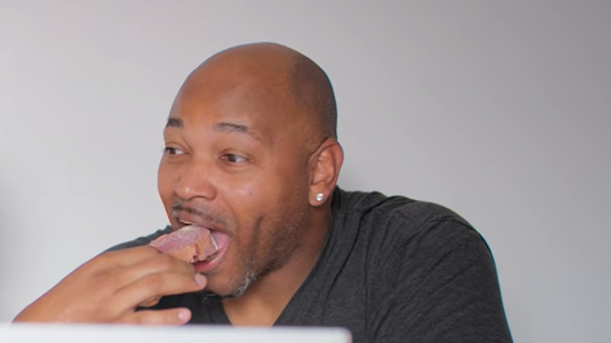 Una española le explica a su marido americano por qué la merienda de su abuela era pan duro con vino y azúcar: "En EEUU eso es comida de ricos, aquí era lo que había cuando no había nada"