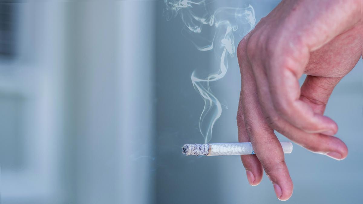Un nuevo estudio confirma la debilidad en la lucha contra el tabaquismo en las consultas médicas: "No se les da información a los médicos"