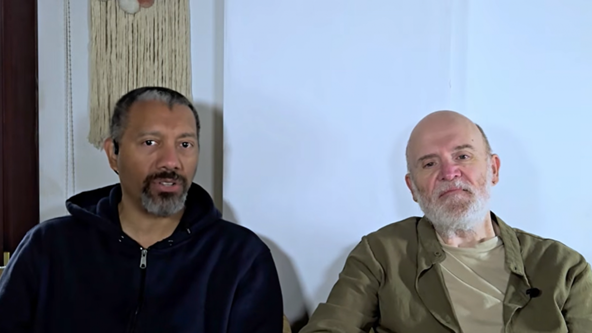 Una pareja estadounidense que vive en Valencia: “En EEUU el ‘hola’ de los comercios es automático y ni te miran. Aquí te preguntan cómo estás y esperan que de verdad se lo cuentes”