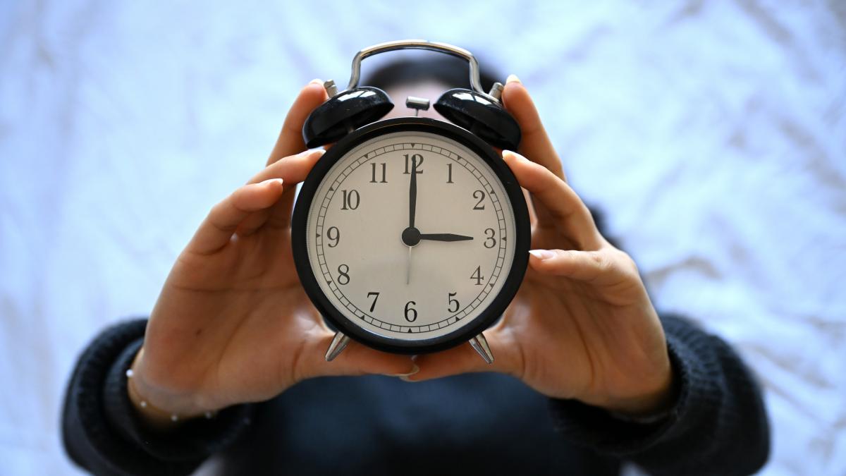 ¿Estás preparado para el monotema del domingo? Las frases imprescindibles para el cambio de hora