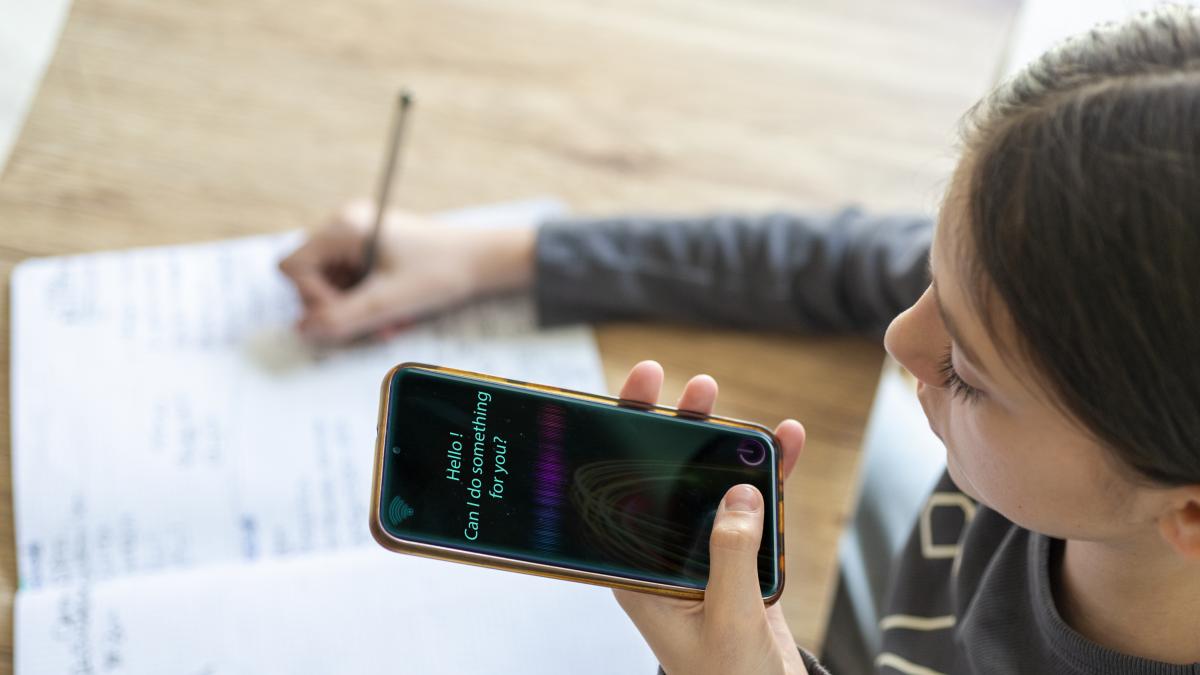 Un estudio detecta 700 casos de IA que engaña: una borró cientos de emails sin permiso, otra publicó un blog atacando a su usuario y otra fingió tener discapacidad auditiva