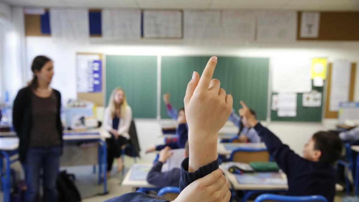 Xavier Bonal, catedrático de la UAB: "Si el sistema educativo fuera realmente meritocrático, los de abajo tendrían más probabilidades de llegar arriba porque son más. Pero no ocurre"