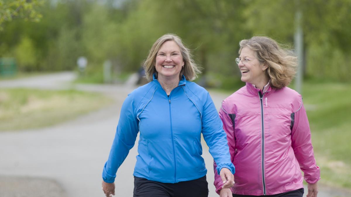 La ciencia sugiere que los 10.000 pasos diarios nacieron de una campaña de marketing japonesa de 1965 y que el riesgo de morir se reduce significativamente a partir de los 4.500