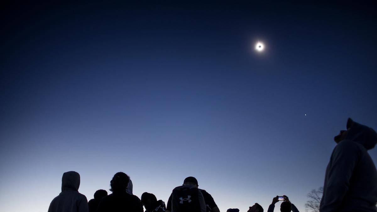 Los efectos económicos del eclipse o la  lotería  de la España vaciada:  Ahora, el alojamiento puede costar más de 2.000 euros 