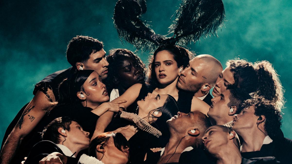 Y amén: la Rosalía más divina derrocha talento en un espectáculo visualmente arrollador