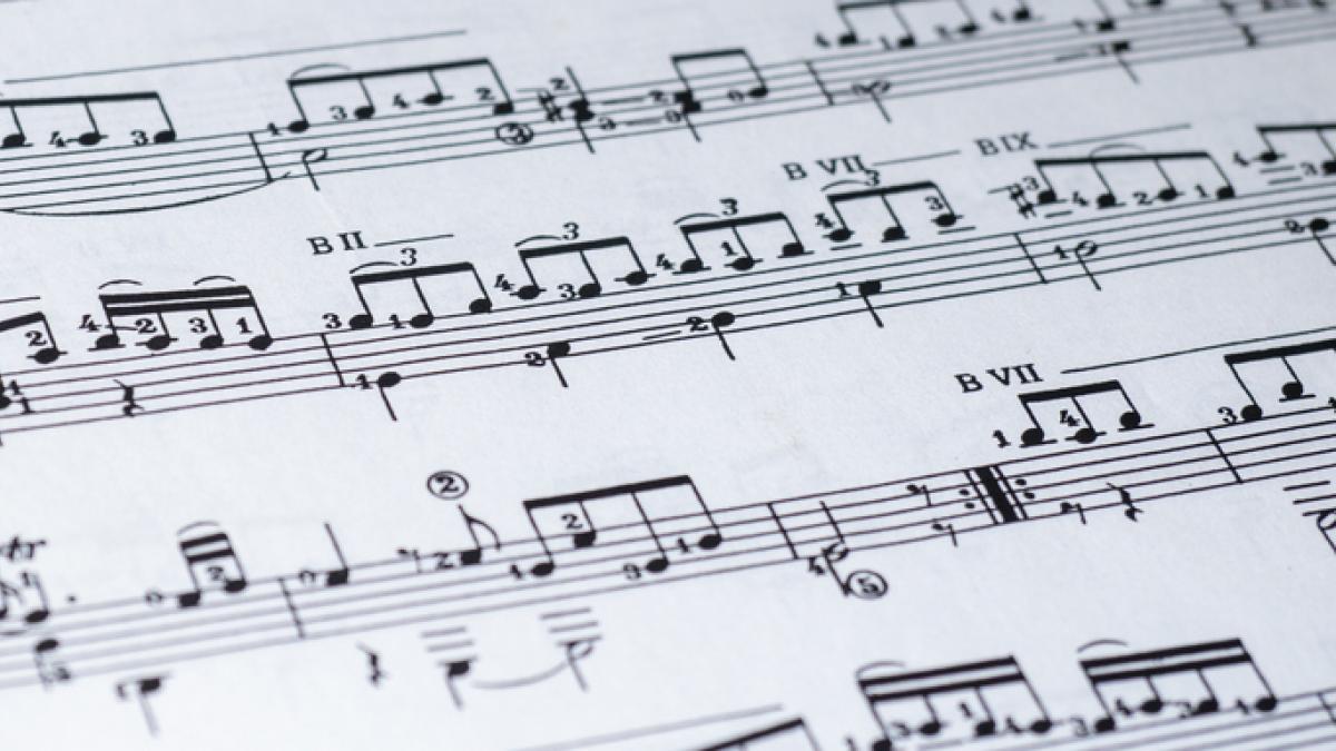 Galen Buckwalter, psicólogo tetrapléjico, compone música punk pensando en mover el dedo: "Es como si tuviera una orquesta en mi cerebro y solo tengo que aprender a tocarla"