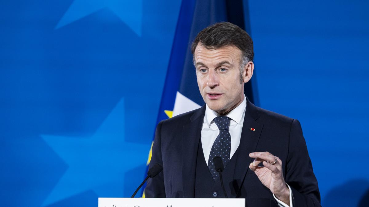 La historia que hay detrás del regalo de un cuadro de Porco Rosso que ha recibido Macron del cineasta Hayao Miyazaki