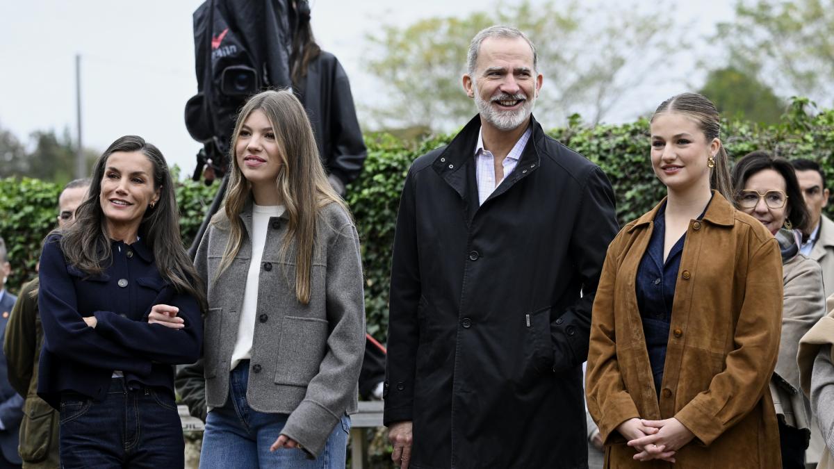 Un experto en comunicación hace este análisis sobre la presencia de los reyes y sus hijas en una procesión de Carabanchel