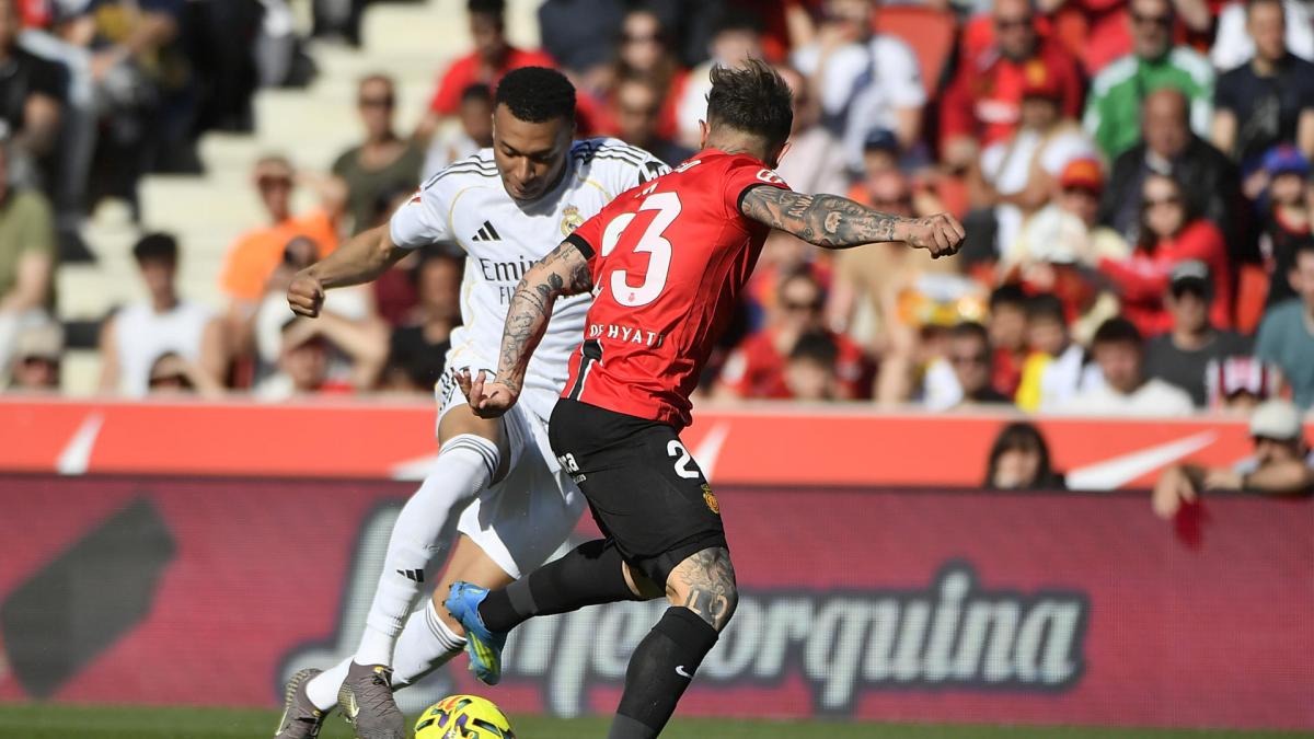 El Real Madrid tropieza en Son Moix y se deja media liga al perder 2-1 ante el Mallorca