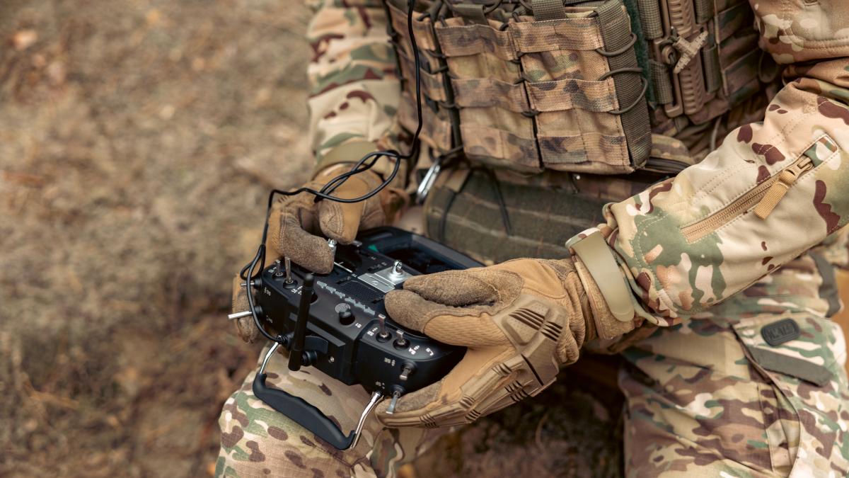 La empresa alicantina que empezó fabricando redes de pesca en 1997 y ahora protege las avenidas de Ucrania de los ataques de drones con sus redes en más de 65 países