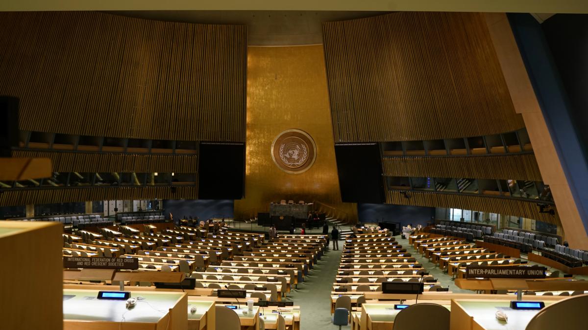 Guillem Martínez, 27 años, responsable de robótica en la ONU: "No debemos repetir el error que nos dejó 2.600 millones de personas sin internet: si los datos y el talento se concentran, la brecha robótica será peor"
