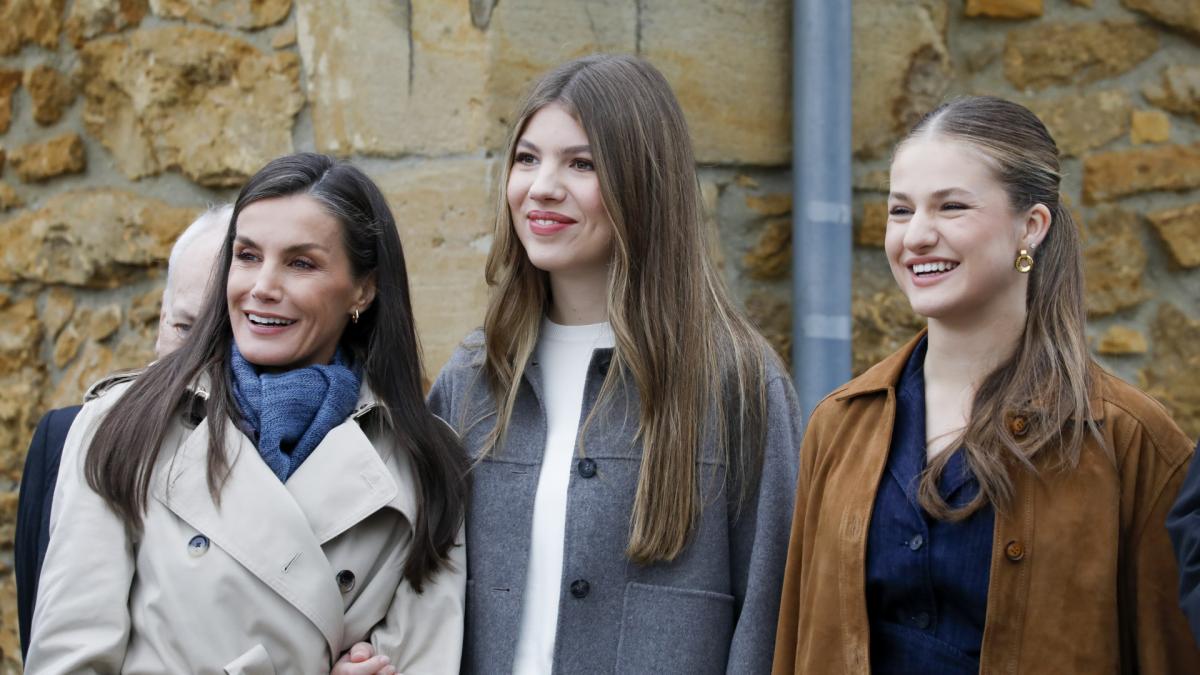 De la solemnidad del Viernes Santo en Carabanchel al misticismo del  Lux Tour  de Rosalía: los planes de Letizia y sus hijas Leonor y Sofía en Semana Santa