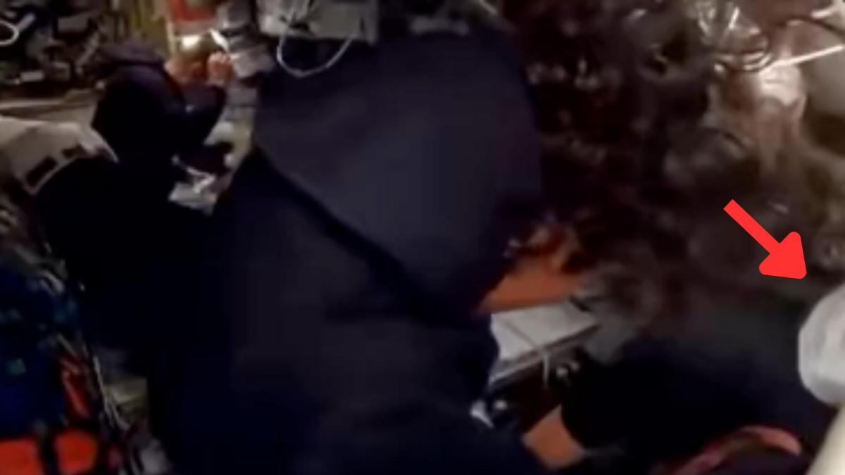 Lo que aparece de repente flotando por la nave de Artemis II dicen que es una de las mejores "publicidades involuntarias" de la historia