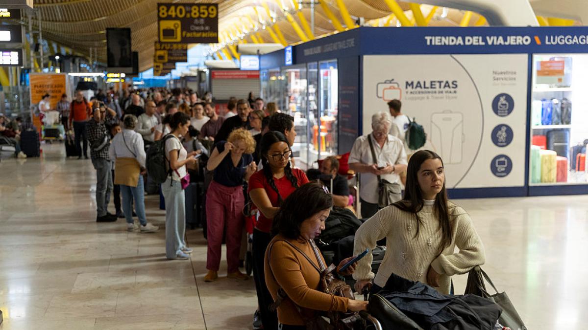 El nuevo sistema de entradas y salidas de la UE causa estragos entre turistas: "Mi familia y yo perdimos el vuelo de vuelta desde Málaga"