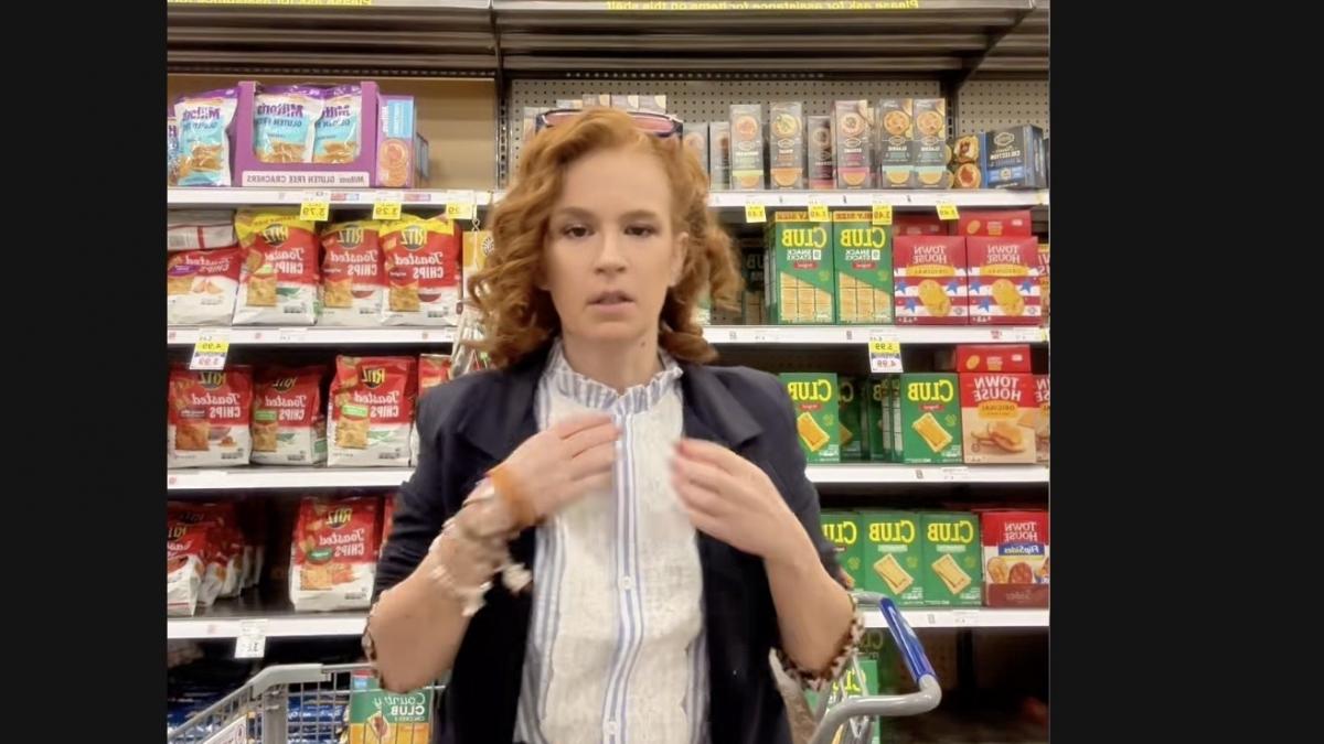 Entra en un supermercado de EEUU y le preguntan si es extranjera: el motivo tiene tela