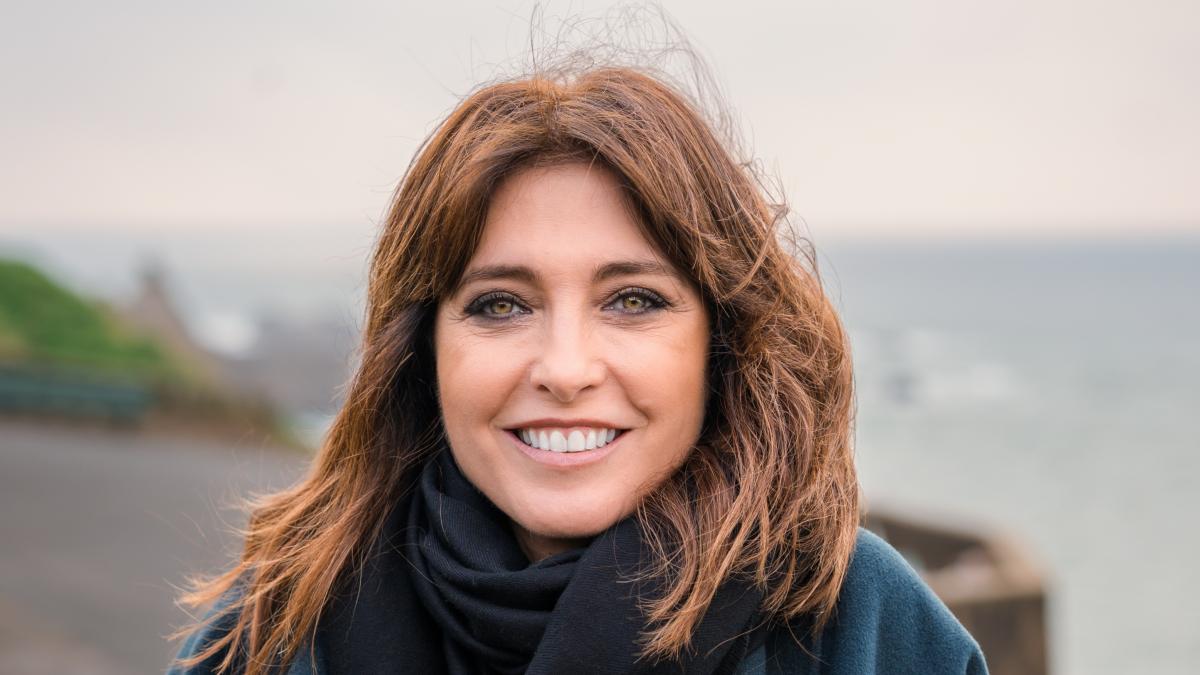 Helena Resano debuta con la novela 'Las rutas del silencio': "Sé que hay prejuicios por ser una cara de la tele que escribe, pero pido que juzguen el libro, no a mí"