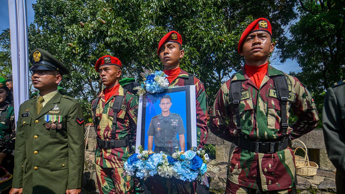Un casco azul murió por un disparo de tanque de Israel y dos más, por un explosivo colocado por Hezbolá