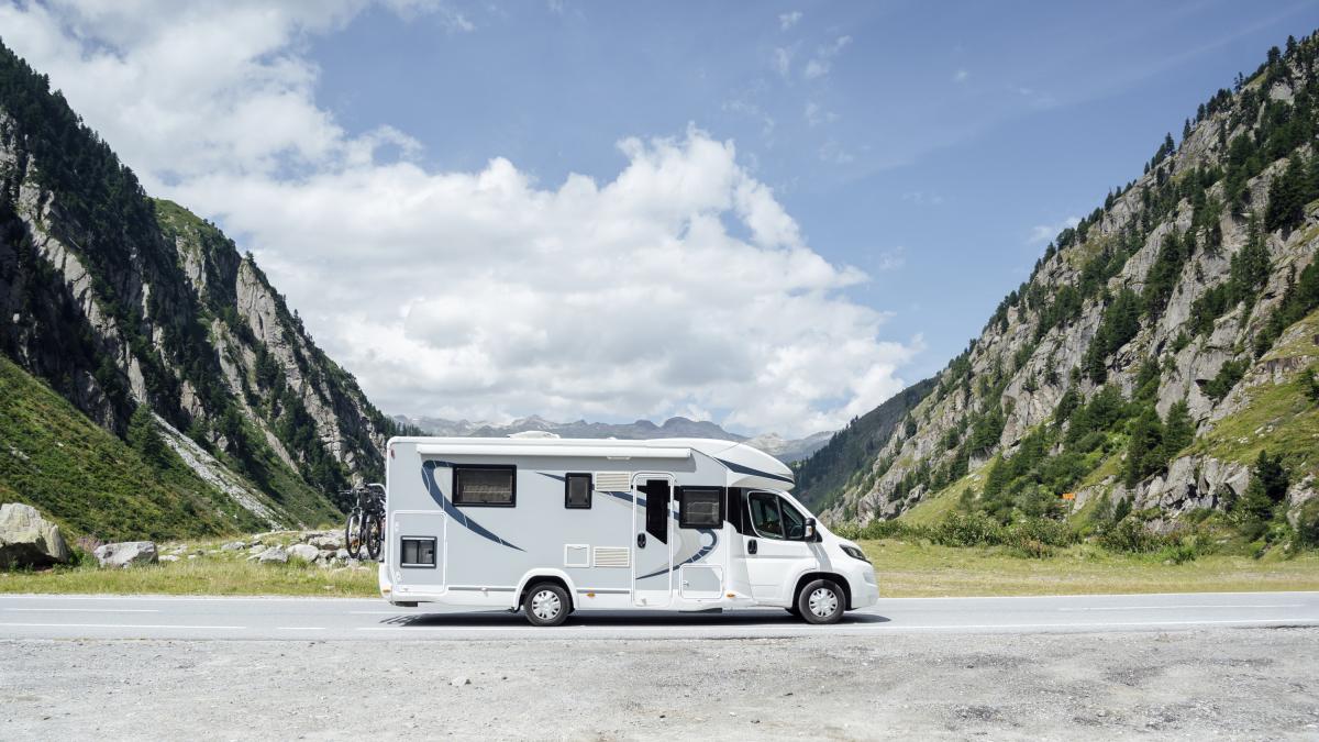 Un español en Suiza que huye del alquiler y prefiere vivir en una autocaravana: "Lo mejor son mis dos días libres"