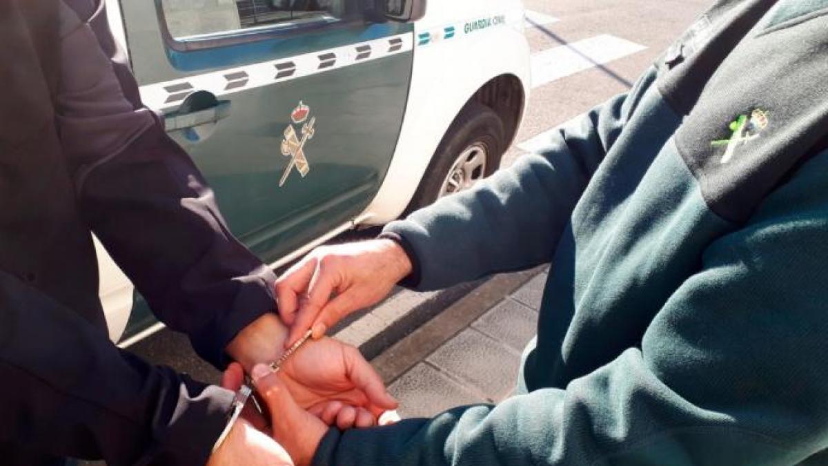 La Guardia Civil recuerda por qué no se debe compartir los planes en redes sociales si vas a estar fuera de casa todo el fin de semana: "No lo pongas fácil"