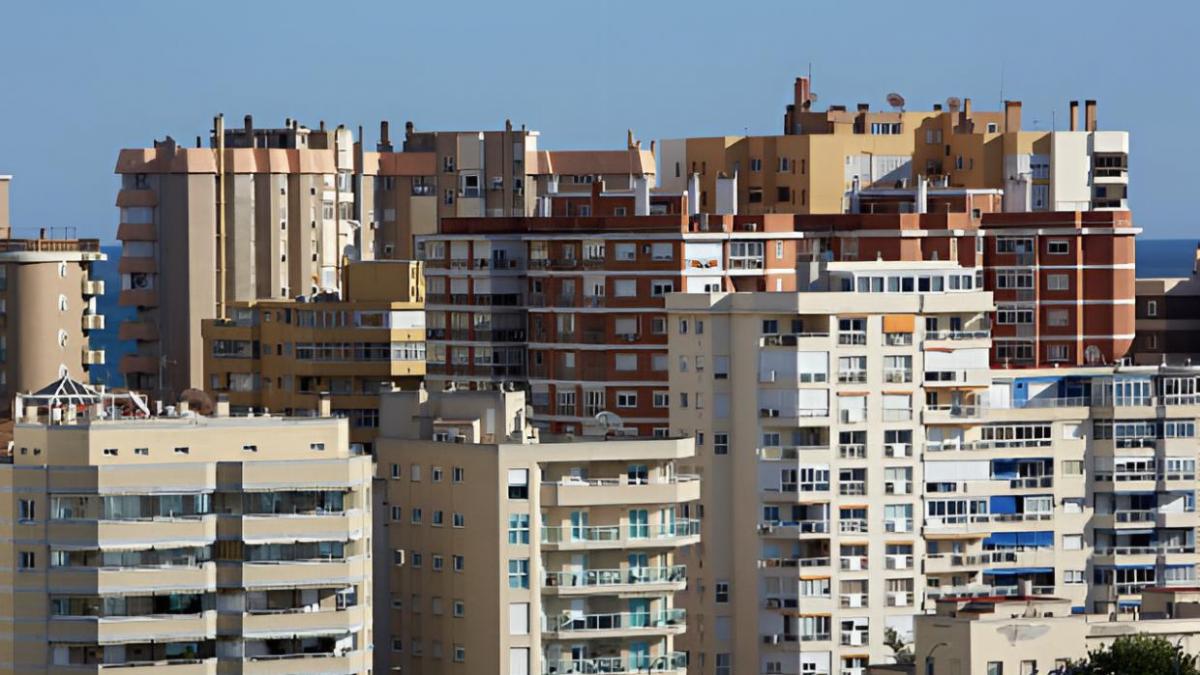 Glòria Caravantes, doctora en vivienda: "La ciudad del futuro no será la de los 15 minutos: será el modelo de supervivencia ante catástrofes, masificación y familias enteras viviendo en una habitación"