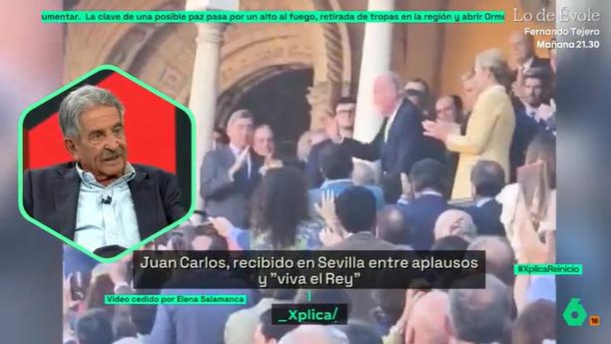 Revilla ve la imagen de los aplausos a Juan Carlos I en Sevilla y se hace una pregunta:  Es lo grave 