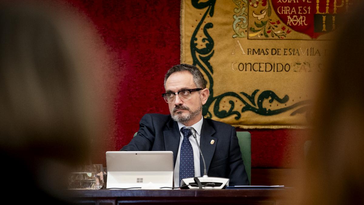 Admitida la querella contra el alcalde Móstoles por presunto acoso sexual y laboral