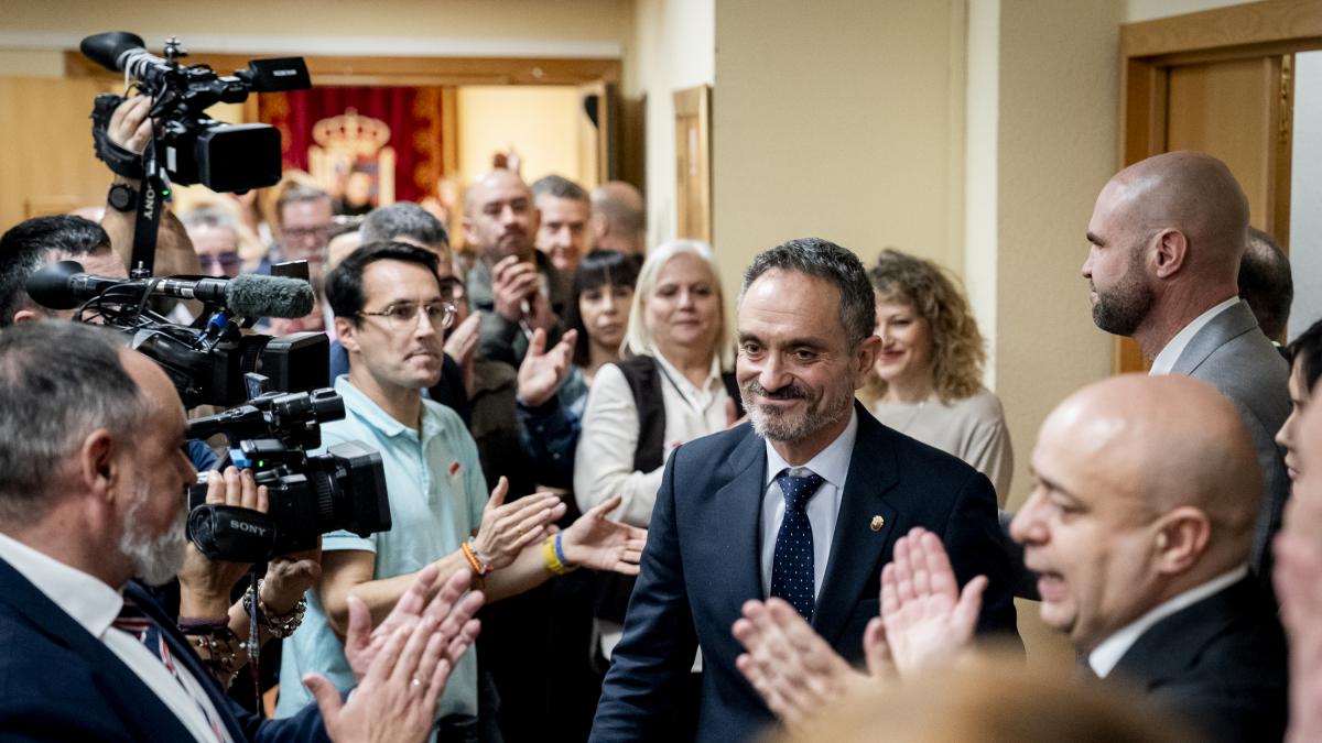 Dentro de la querella por acoso al alcalde de Móstoles: de "número 2" al "nuestras parejas no tenían por qué enterarse"