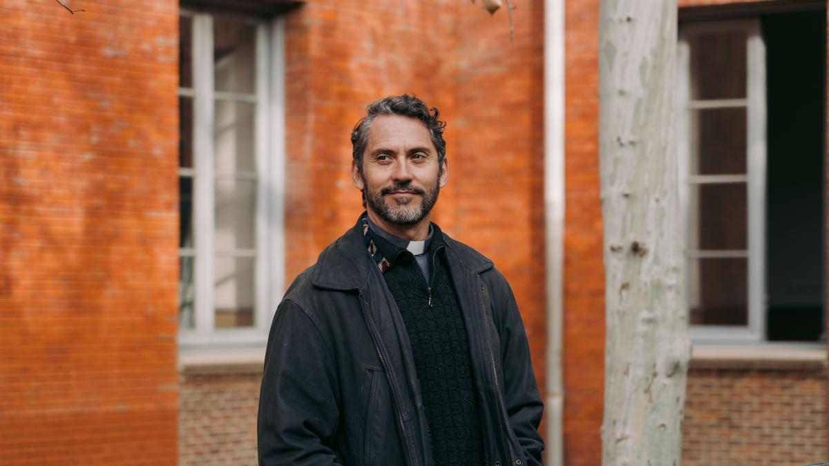 Paco León: "Detrás de cada discurso de odio hay analfabetismo, una falta de cultura y de conocimiento. Se tiene miedo de lo que no se conoce"