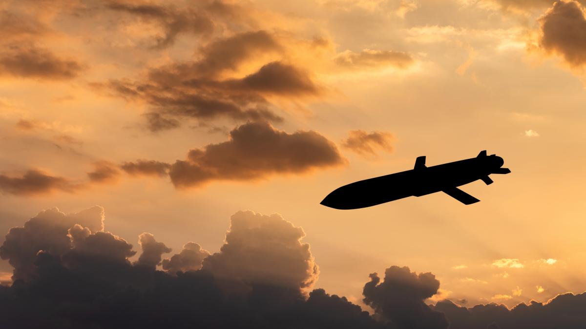 Ucrania desarrolla su propia versión del Kinzhal ruso: el misil FP-9 con alcance de 850 km y ojiva de 800 kg podría cambiar el equilibrio aéreo en la guerra