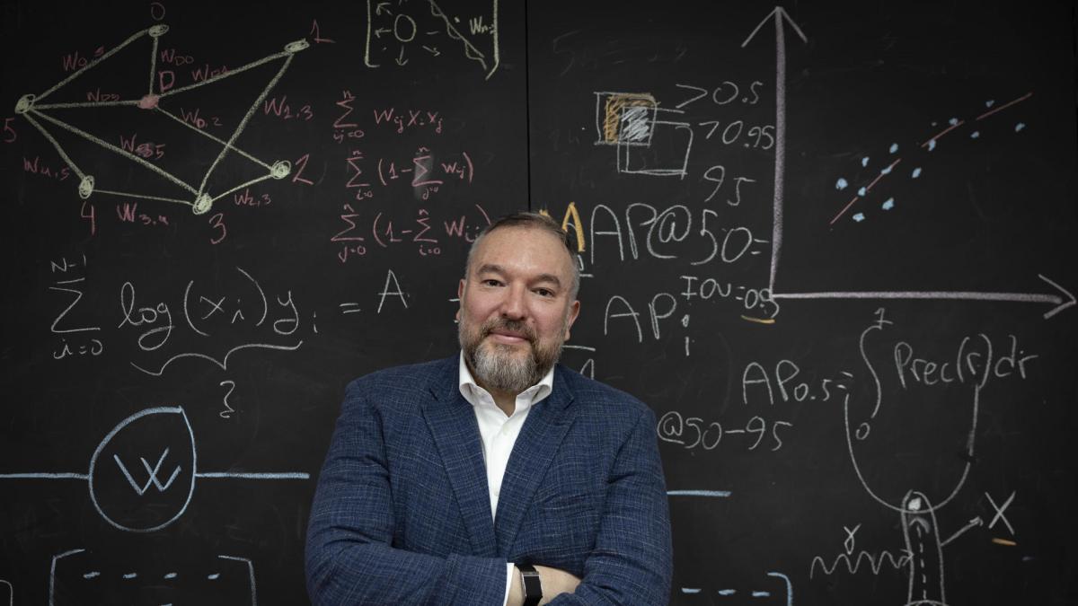 El único experto español en el Panel de la ONU para la IA la compara con la bomba atómica