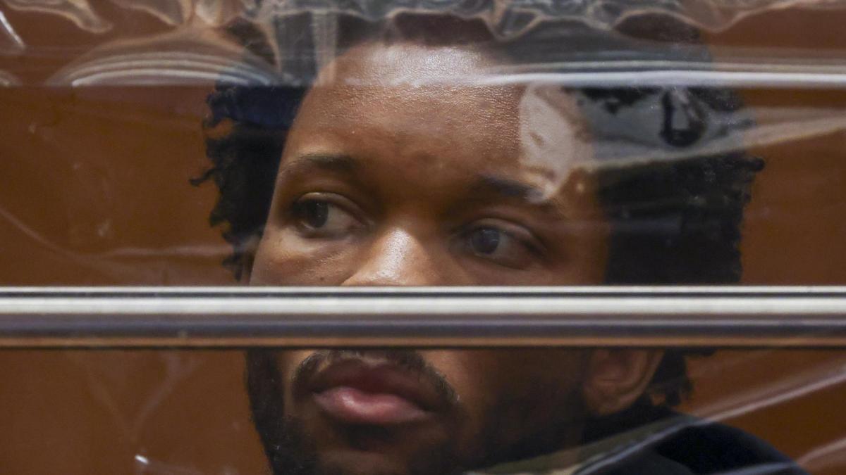 Acusan formalmente al rapero D4vd por el asesinato a una menor y este se declara inocente