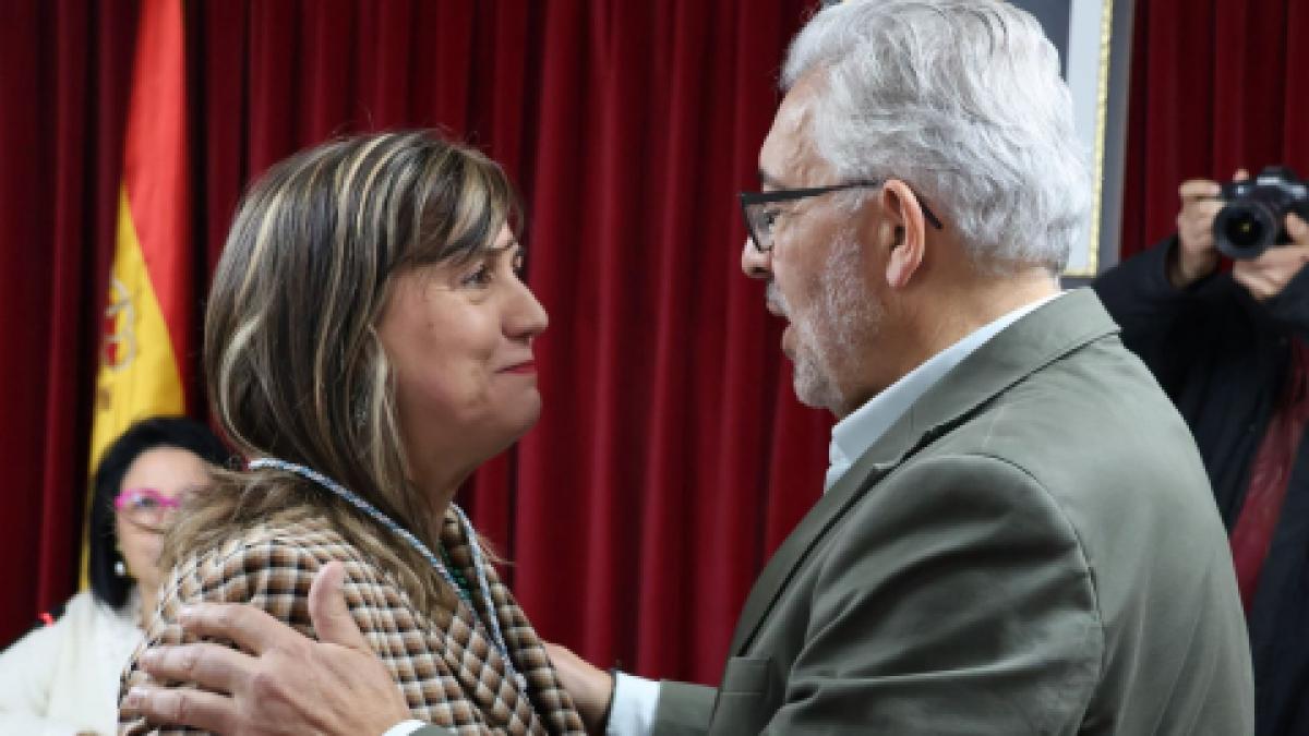 BNG y PSOE estrechan el cerco sobre una plaza pública de la Xunta que se "adapta" a la "edil tránsfuga" de Lugo