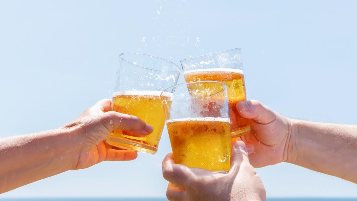 En 'The Sun' celebran que España va a superar los 100 millones de turistas recomendando sus destinos favoritos: "Es barato, es animado, soleado y con cerveza a 3 euros"