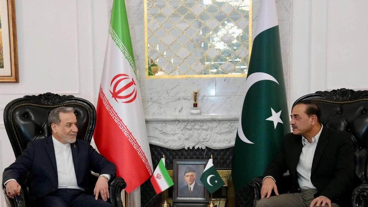 El ministro de Exteriores de Irán abandona Islamabad sin esperar a la delegación de EEUU