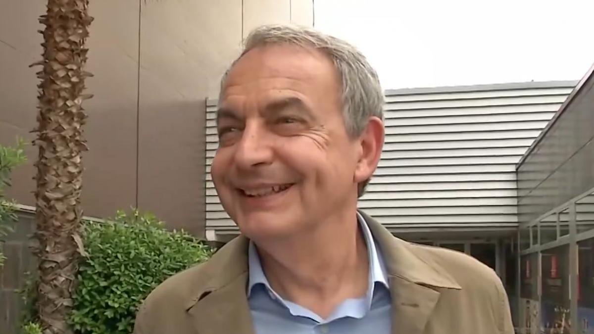 Preguntan a Zapatero por lo que dice el PP de él: primero se ríe y se acaba dejando lo mejor para el final