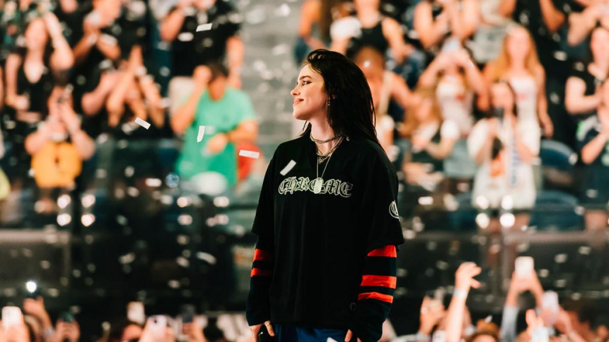 Billie Eilish explica por qué acostumbra a vestir con ropa ancha: "He tenido una relación muy, muy tóxica con mi cuerpo"
