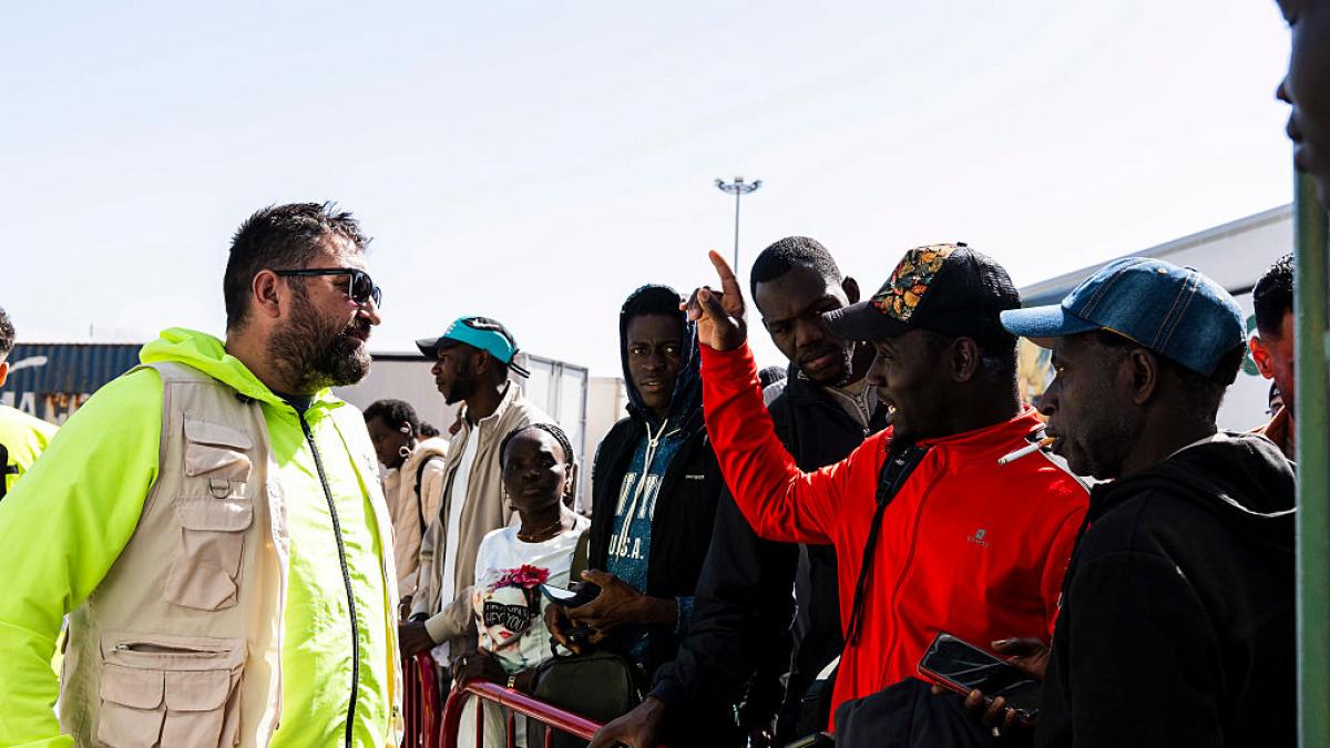 Todavía quedan 15 días: la regularización de inmigrantes alcanza un récord de 900.000 solicitudes