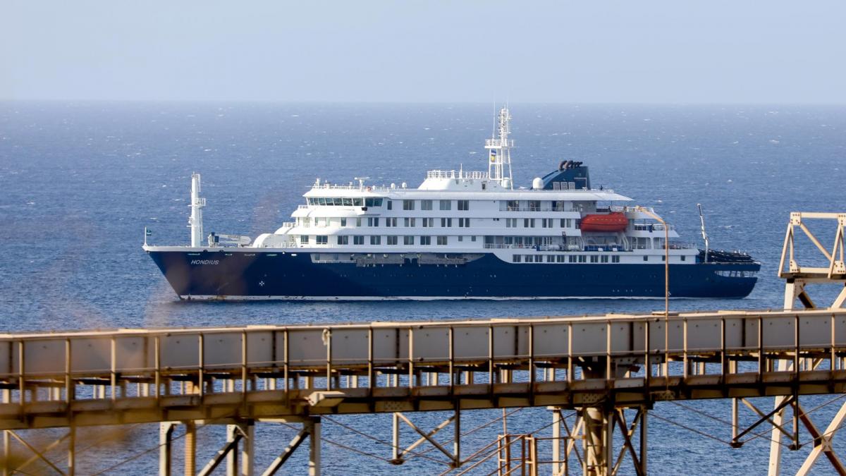Todo sobre el MV Hondius, el crucero varado en Cabo Verde con pasajeros confinados tras tres muertes por un posible brote de hantavirus