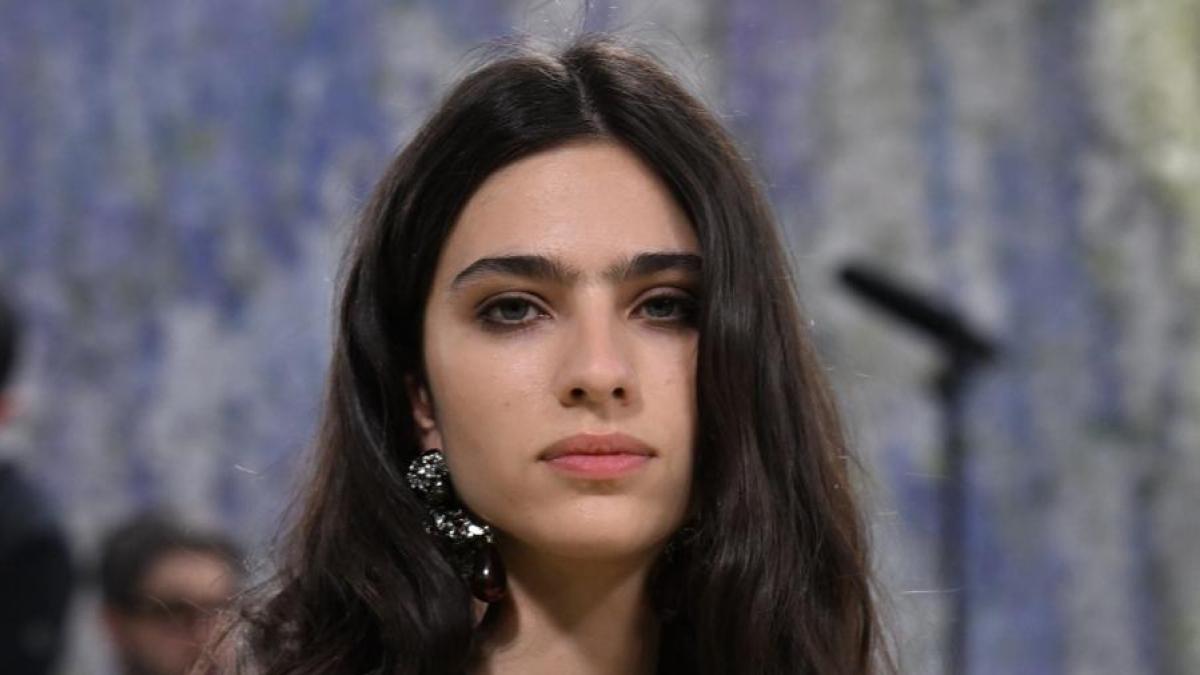 Ni lentejuelas ni tocados extravagantes: el impoluto 'look' de Loli Bahia en la Gala Met