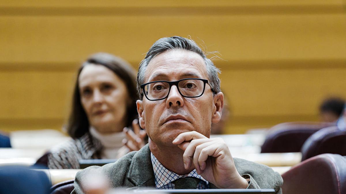 Alfonso Serrano dice que México tiene un "gobierno fascista" y un profesor mexicano le deja las cosas claras