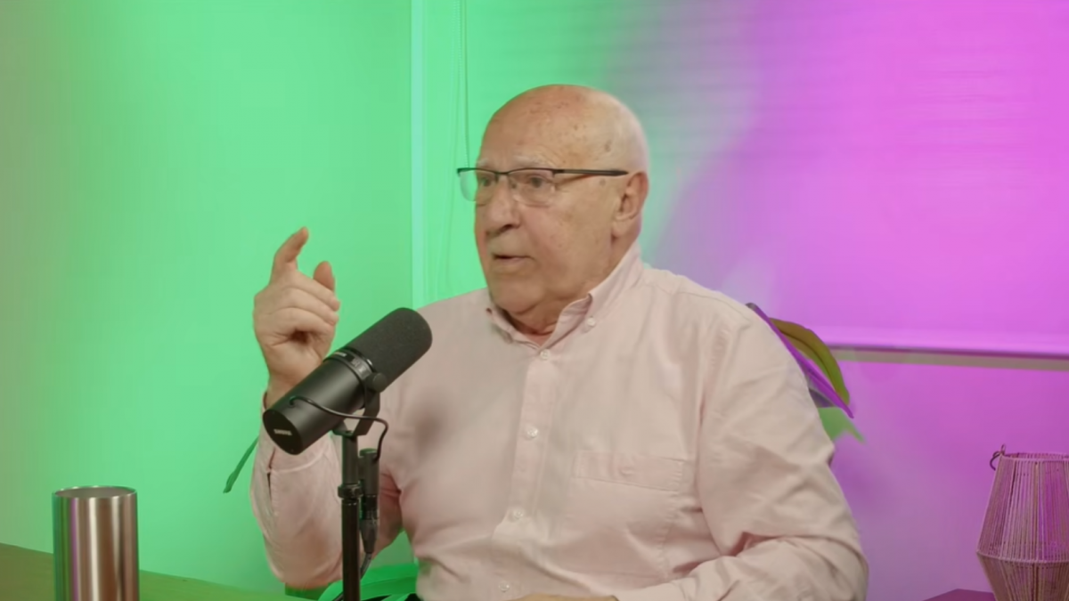Arturo Goicoechea (80), neurólogo: "Nos estamos fragilizando culturalmente; le ponemos demasiados frentes a la salud"