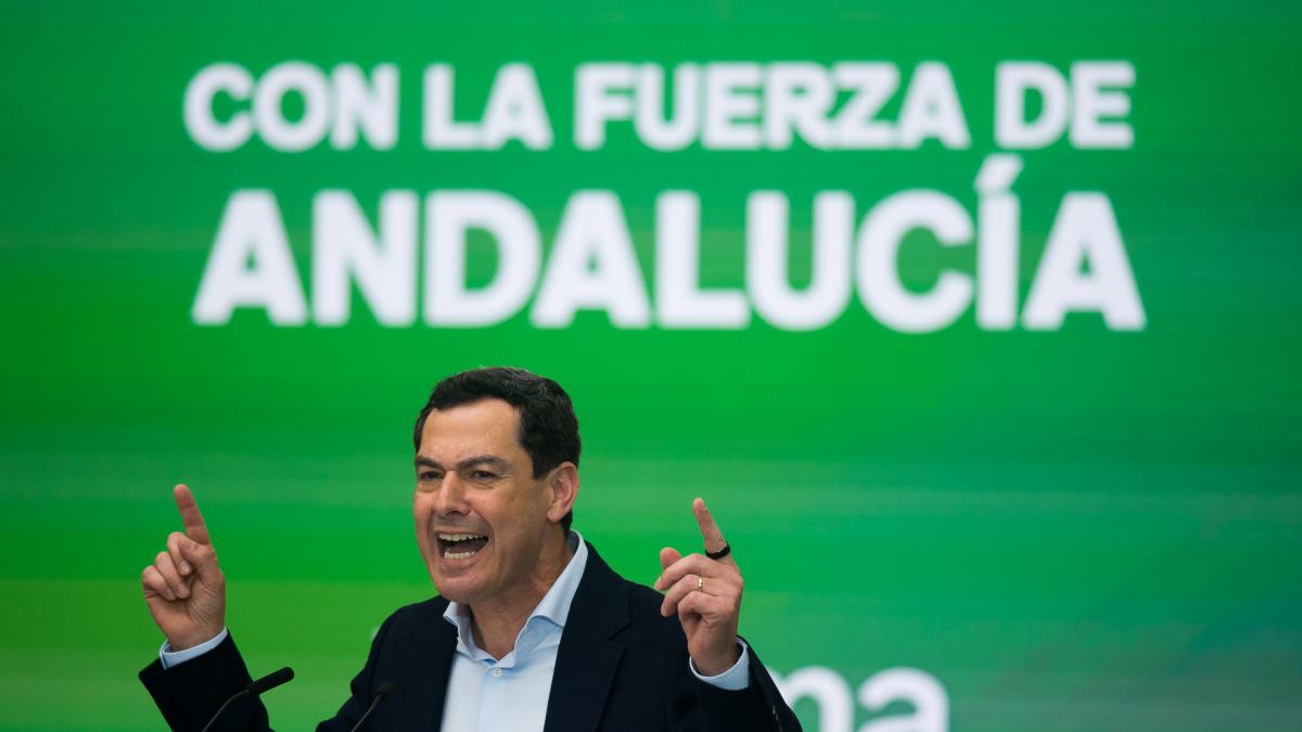 El PP de Juanma Moreno está al borde de la absoluta y de doblar en escaños al PSOE de Montero