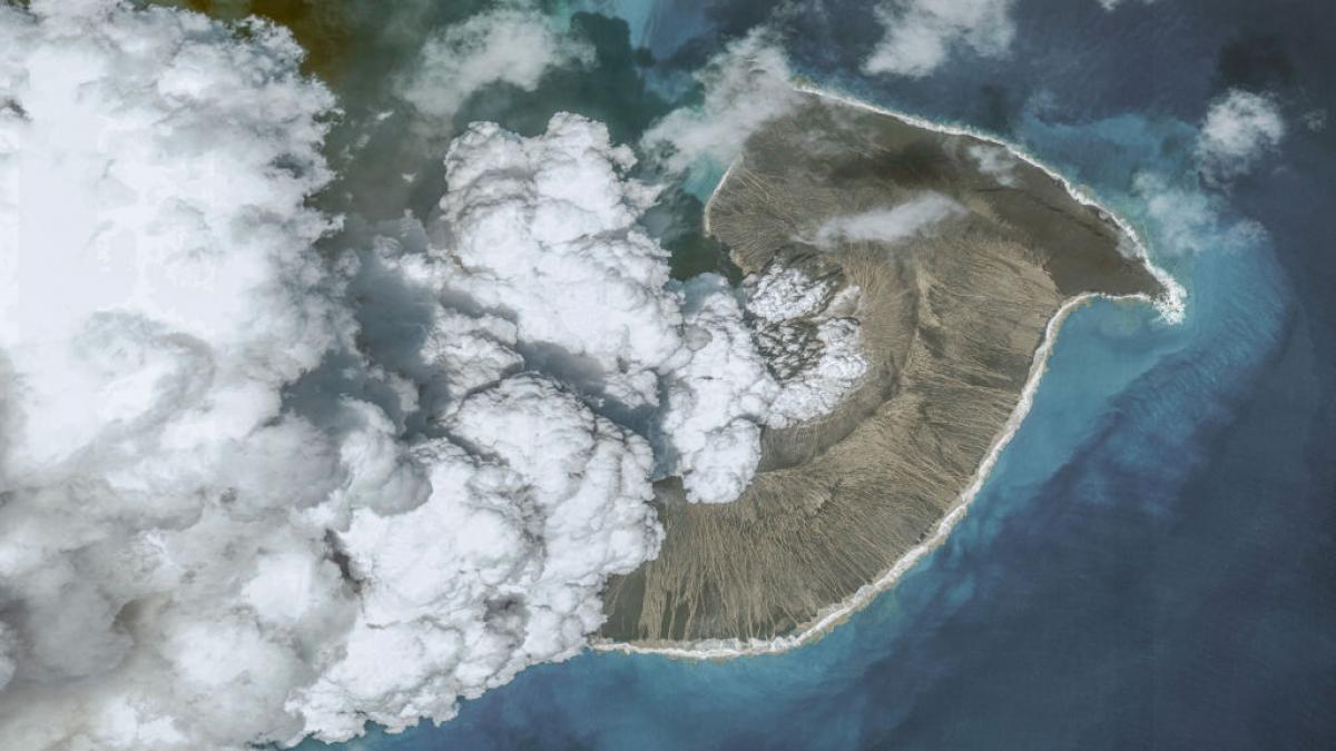 Honda sorpresa entre los científicos: la erupción del volcán Tonga en 2022 eliminó 900 toneladas de metano al día durante diez días y abre una vía inédita contra el calentamiento global