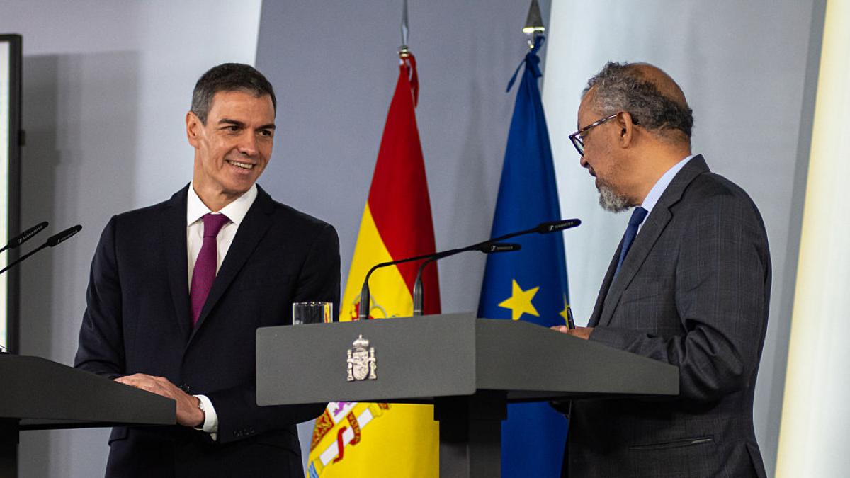 Pedro Sánchez saca pecho de la gestión de España con el hantavirus y dedica un sonoro corte a Vox en la sede de la OMS