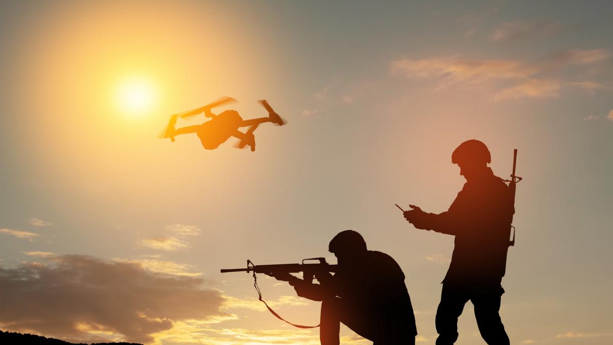 "Presión psicológica y terror económico": un analista militar advierte sobre la nueva estrategia de Putin tras lanzar 1.567 drones y 56 misiles en dos días sobre Ucrania