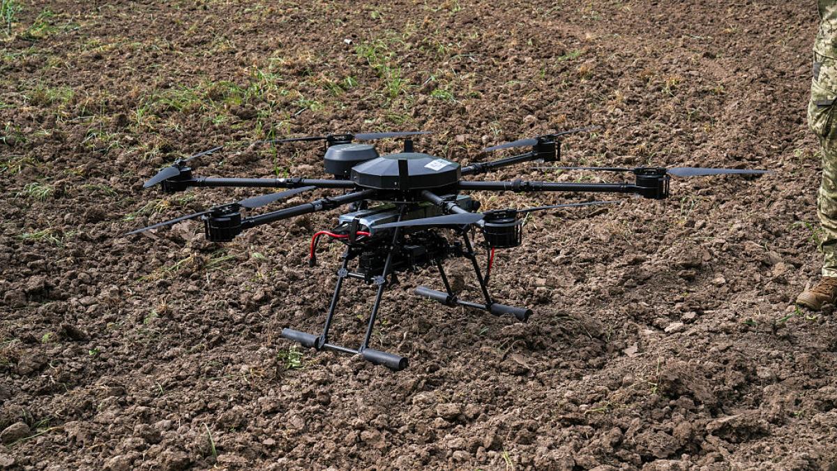 Ni señales de radio ni radares de rastreo: el dron planeador militar de EEUU de nueva generación que cae desde 7.500 metros en la más absoluta sombra