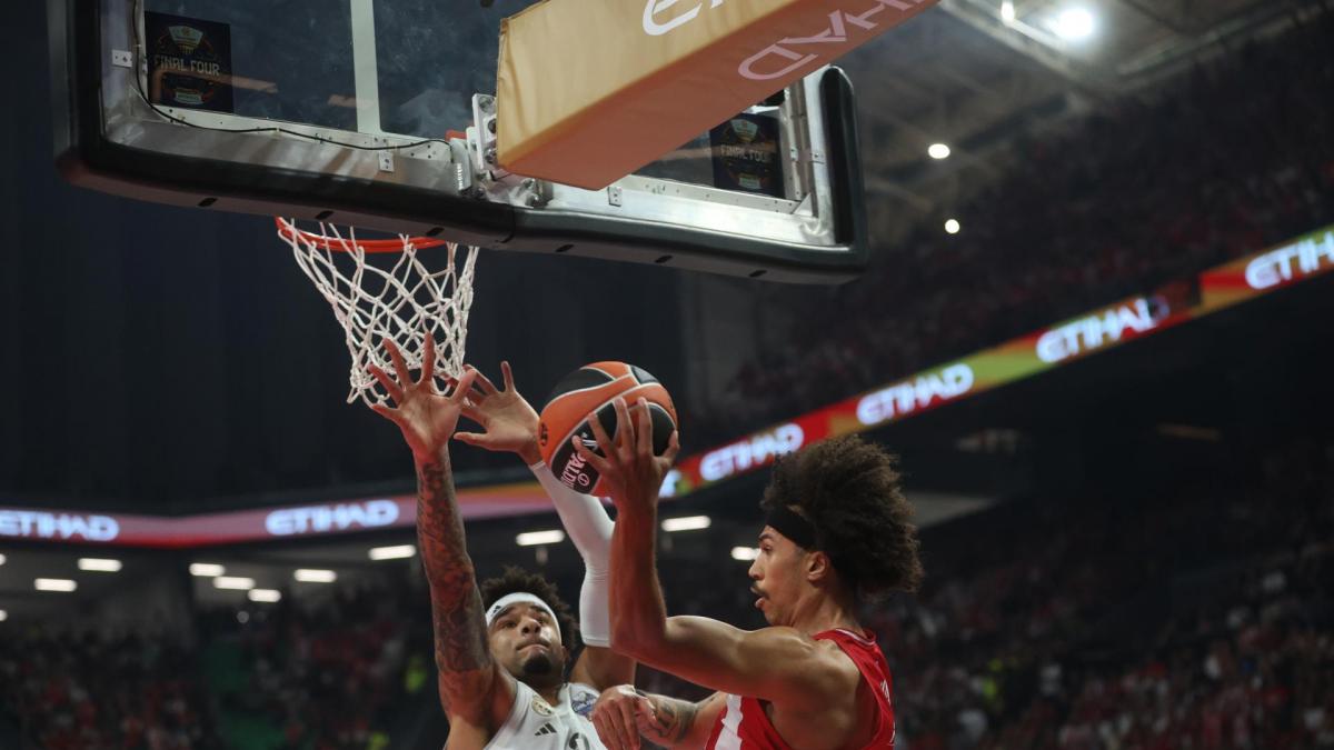 El Olympiacos gana su cuarta Euroliga ante un Real Madrid con menos 