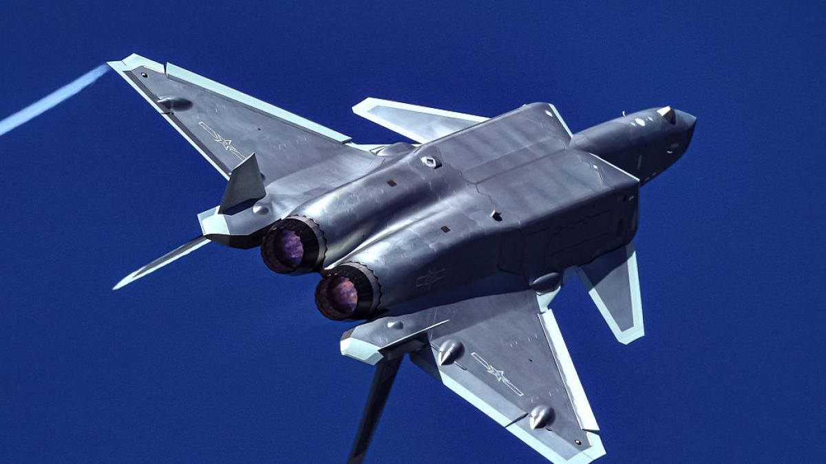 China está fabricando cazas J-20 de última generación con 